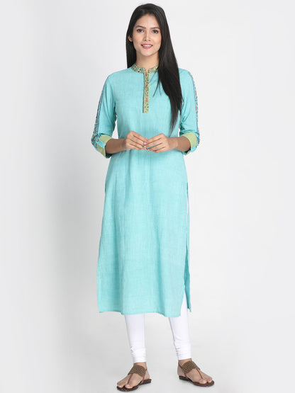 Nakshi Women Sea Green Solid Handloom Straight Kurti