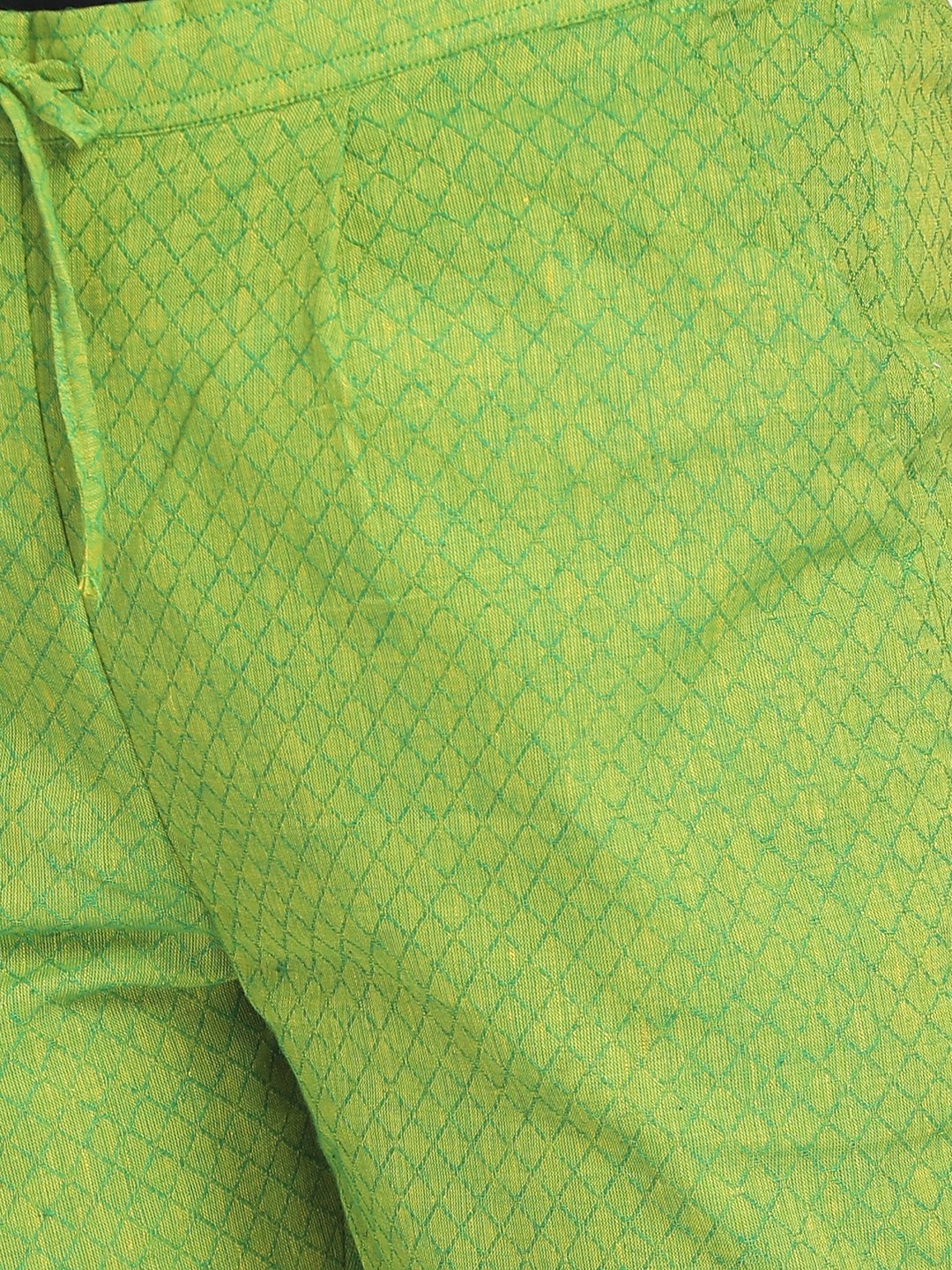 100% cotton green self designed cropped pant