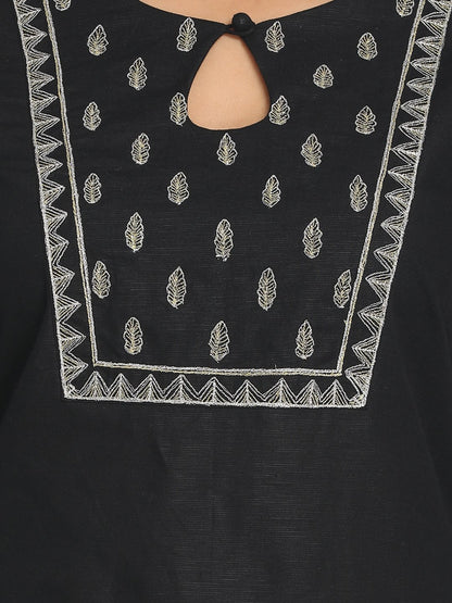 Nakshi Zari Embroidered Black Straight Long Kurti With Matching Mask