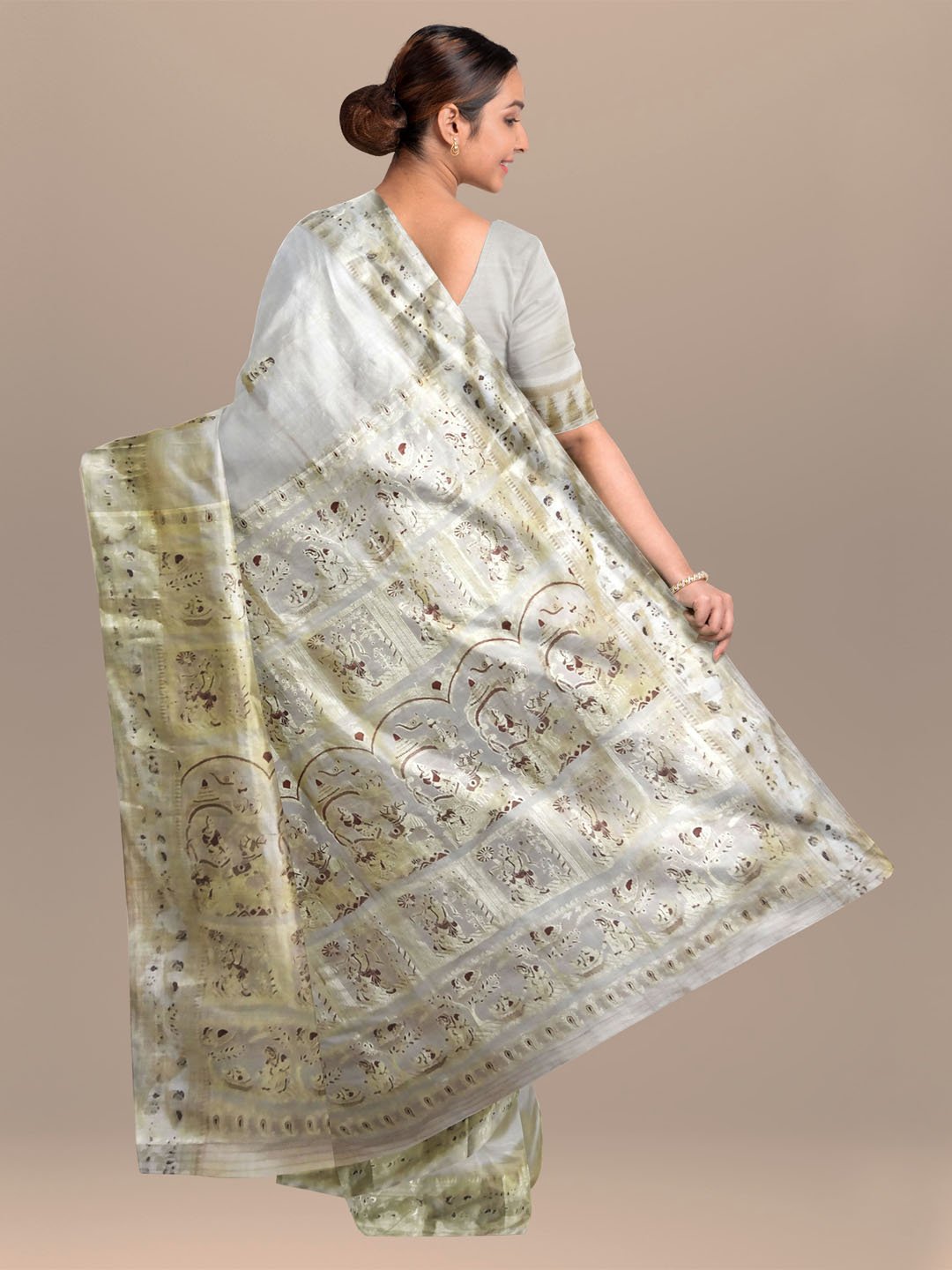 Nakshi Hand Woven Richly Dyed Silk Baluchari Saree